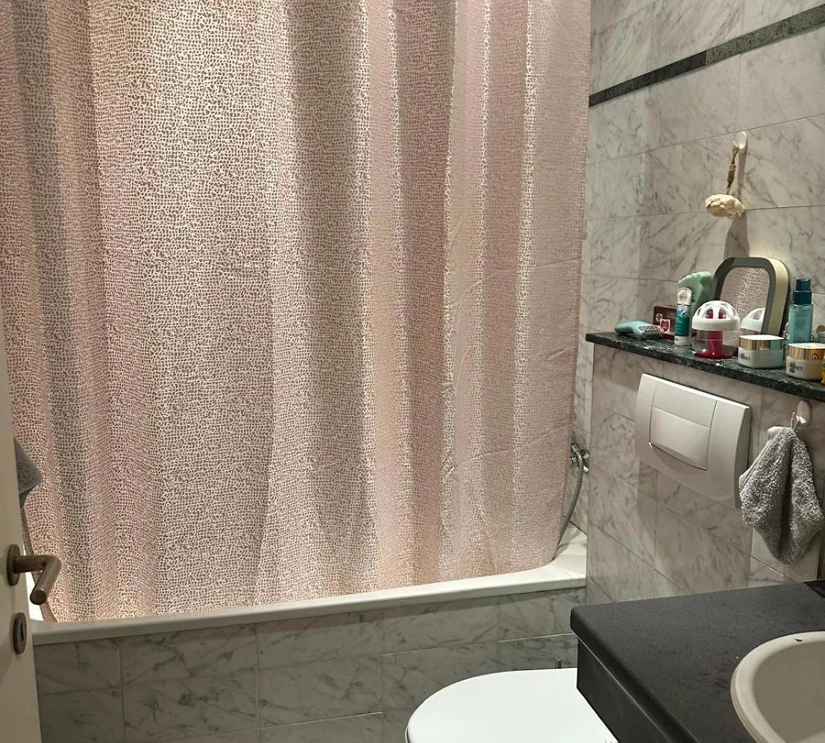 Apartment Schoene Suite In Der City Of Basel Switzerland