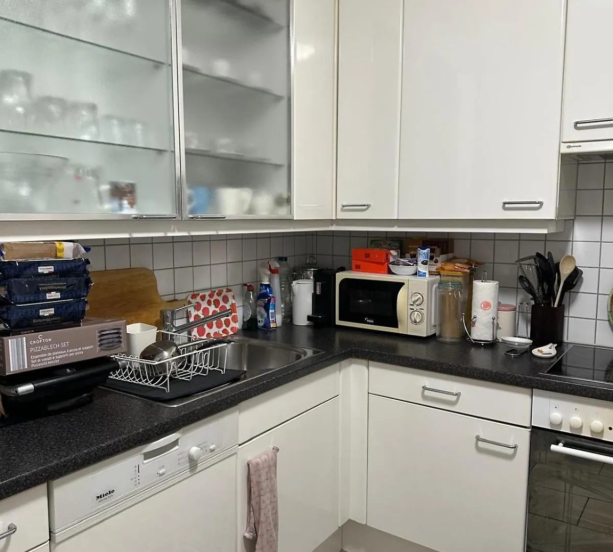Schoene Suite In Der City Of Basel Apartment