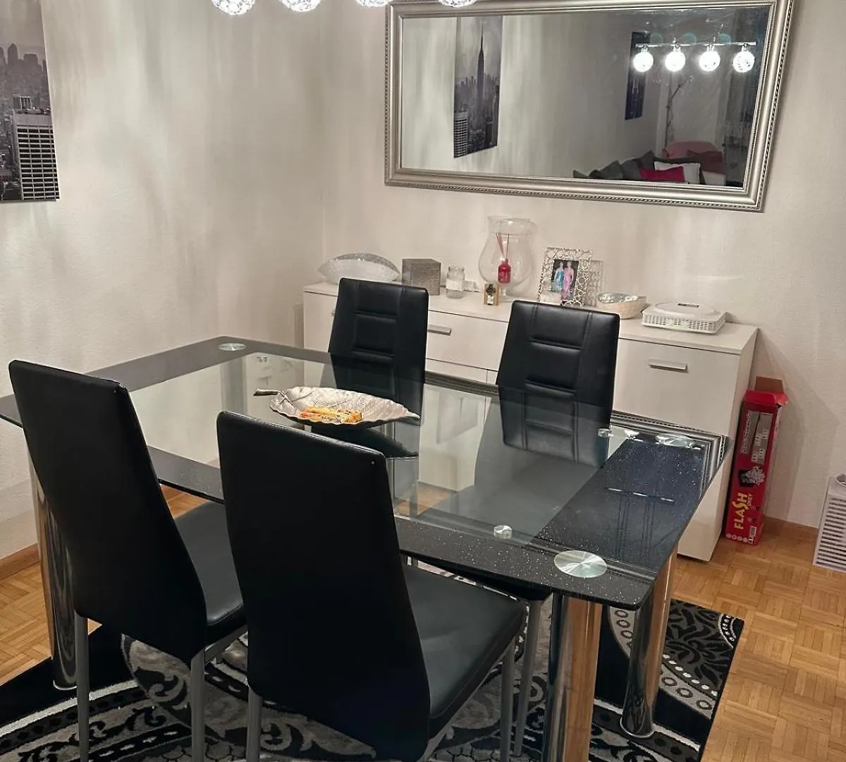 Schoene Suite In Der City Of Basel